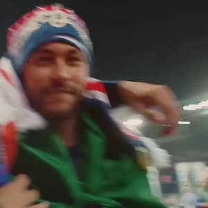 小学六年级女生蹭桌角
