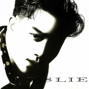 小学六年级女生蹭桌角
